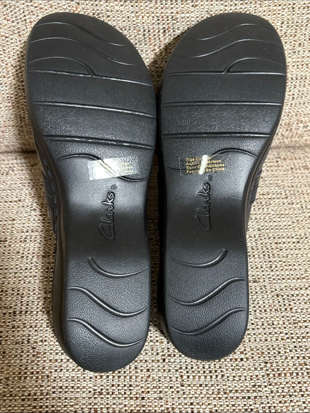 LAST CHANCE CLOSET CLOSING!  Clarks Bendable Women’s Navy Slip-On Clog NWOT